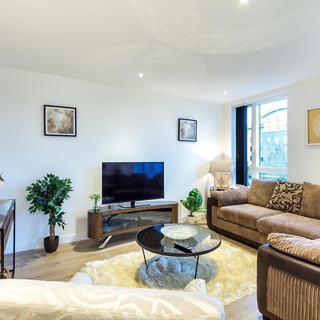 2 Bed Property Close To Heathrow Airport Hounslow Exteriör bild