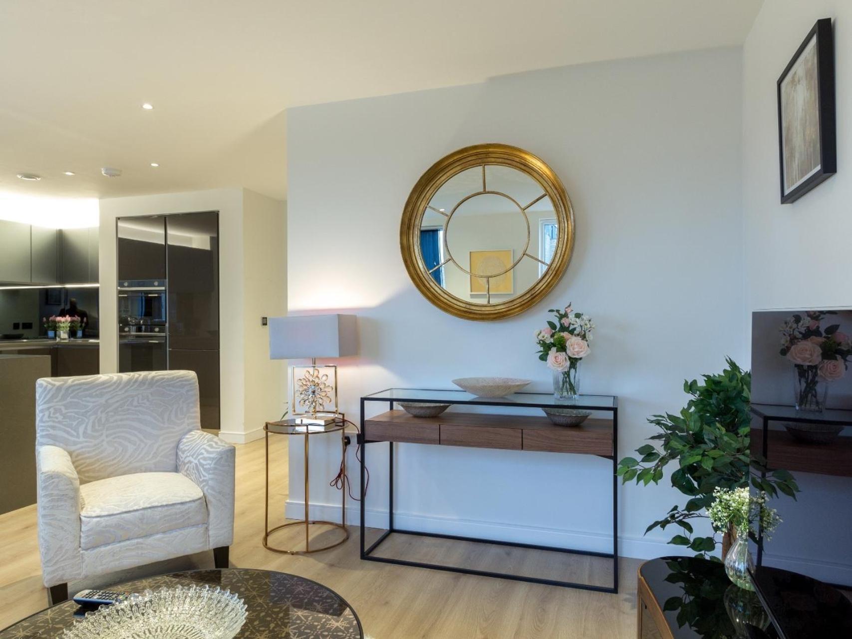 2 Bed Property Close To Heathrow Airport Hounslow Exteriör bild