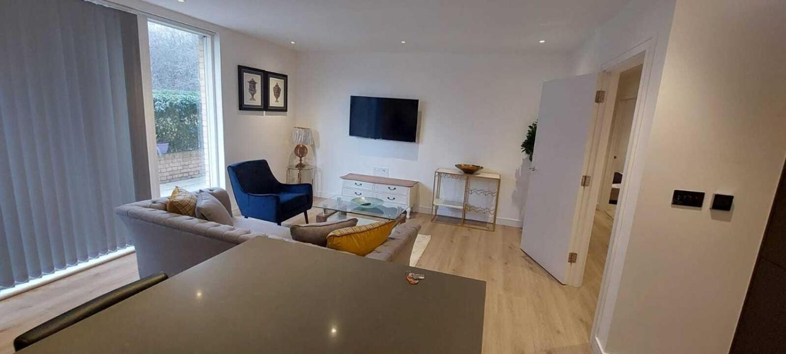 2 Bed Property Close To Heathrow Airport Hounslow Exteriör bild