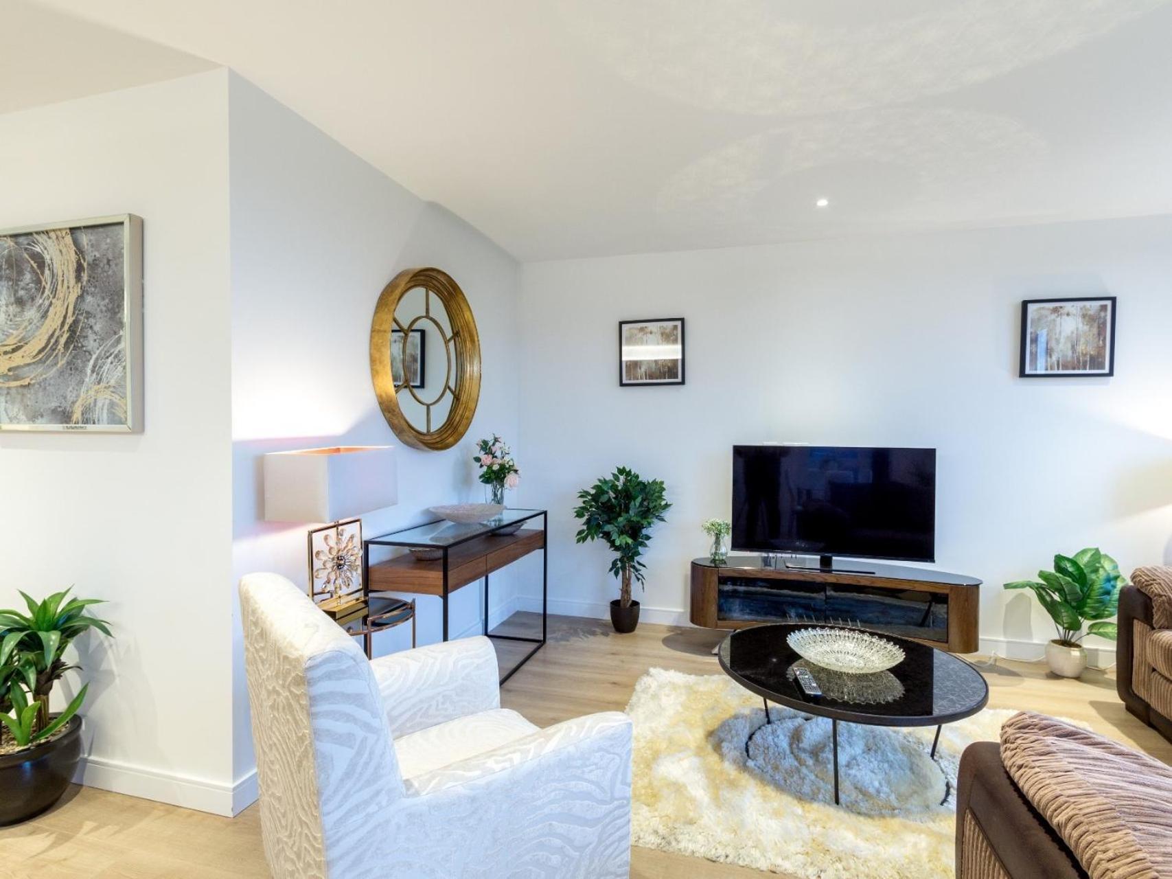 2 Bed Property Close To Heathrow Airport Hounslow Exteriör bild