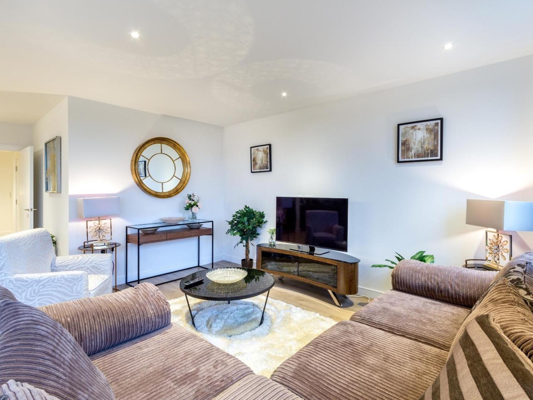 2 Bed Property Close To Heathrow Airport Hounslow Exteriör bild