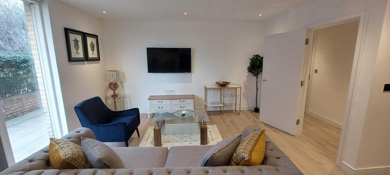 2 Bed Property Close To Heathrow Airport Hounslow Exteriör bild