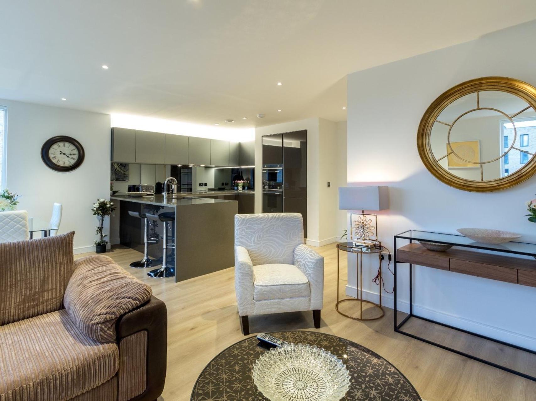 2 Bed Property Close To Heathrow Airport Hounslow Exteriör bild