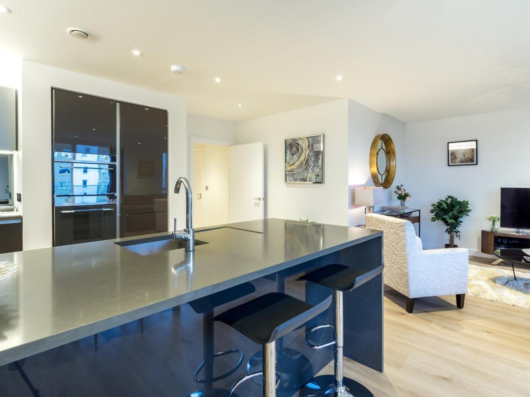 2 Bed Property Close To Heathrow Airport Hounslow Exteriör bild