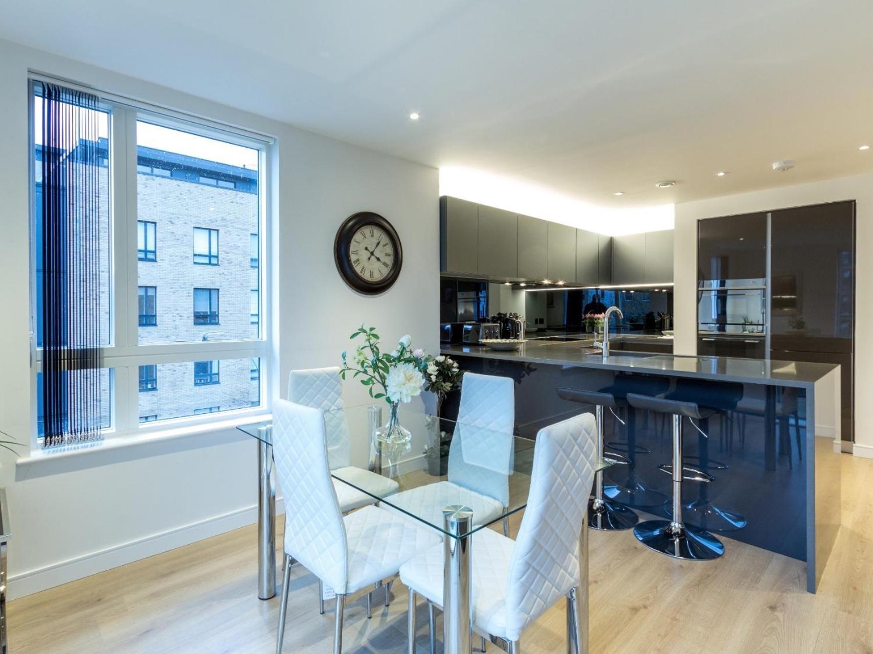 2 Bed Property Close To Heathrow Airport Hounslow Exteriör bild